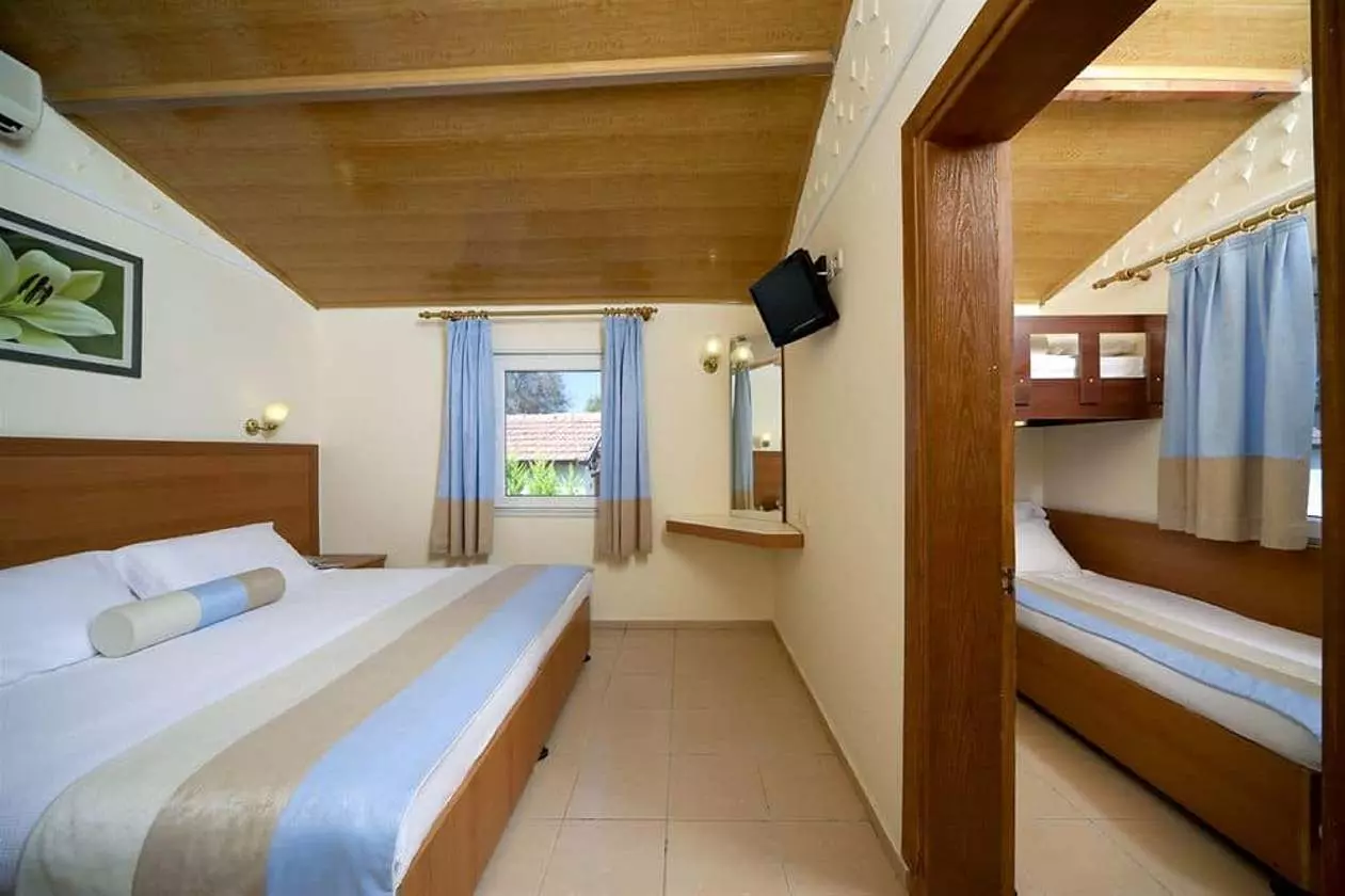 CLUBRESORT_SHABAVIZ (8).jpg